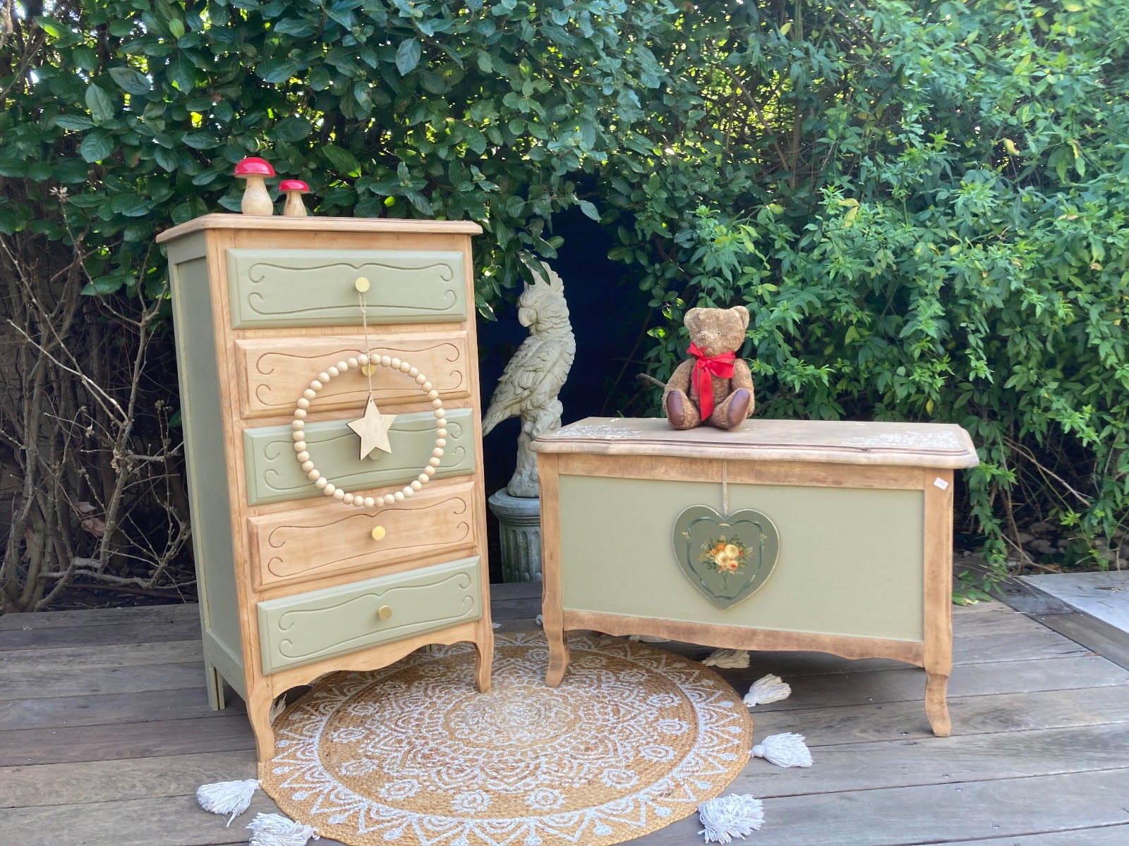 Coffre à jouets 🧸 vintage kaki bois/ coeur slave  meuble vintage relooke en bois massif