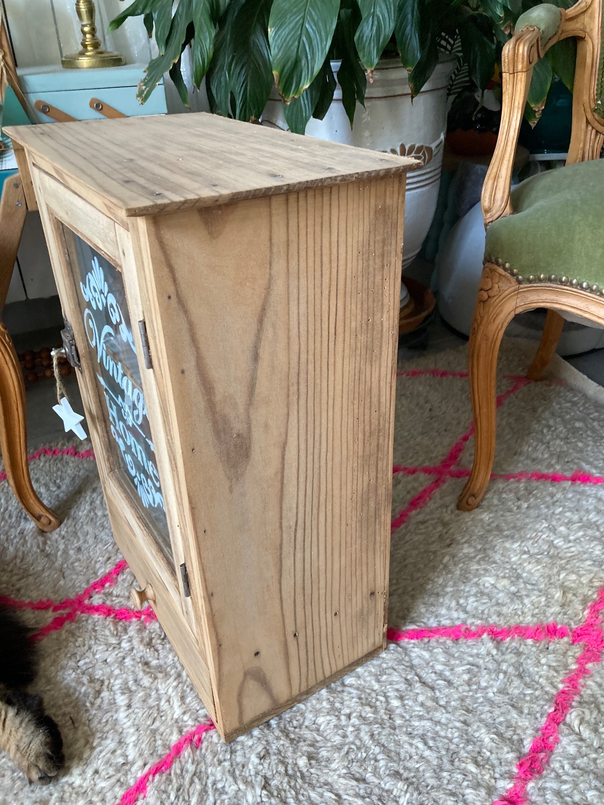 Petite armoire à pharmacie / vitrine sapin  meuble vintage relooke en bois massif