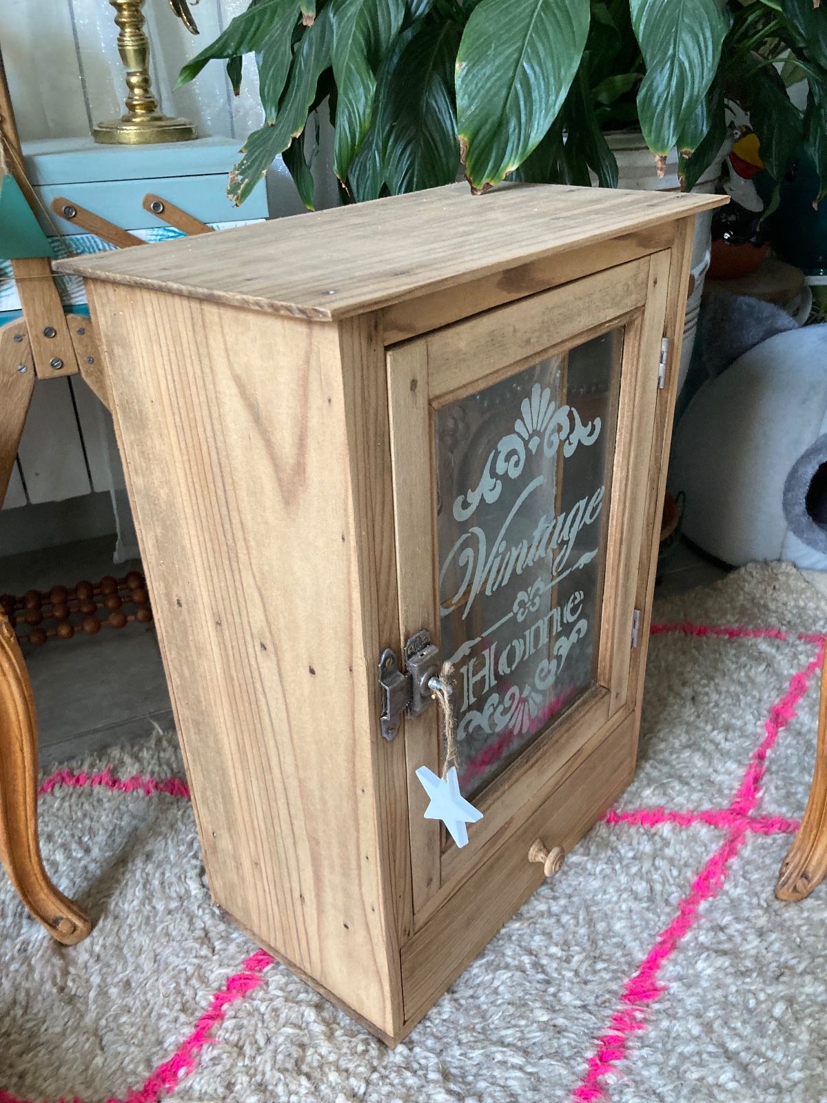 Petite armoire à pharmacie / vitrine sapin  meuble vintage relooke en bois massif