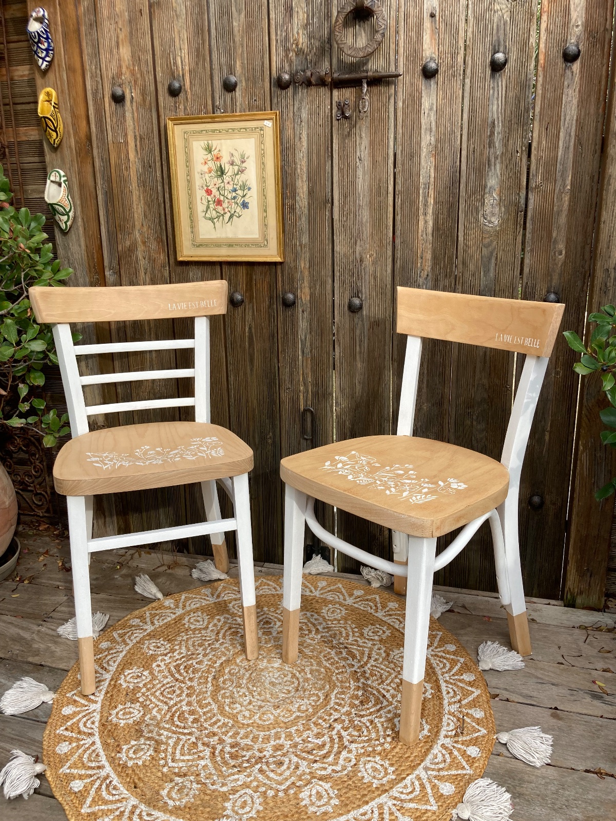 Lot de 2 chaises bistrot bohème blanc/fleurs  meuble vintage relooke en bois massif