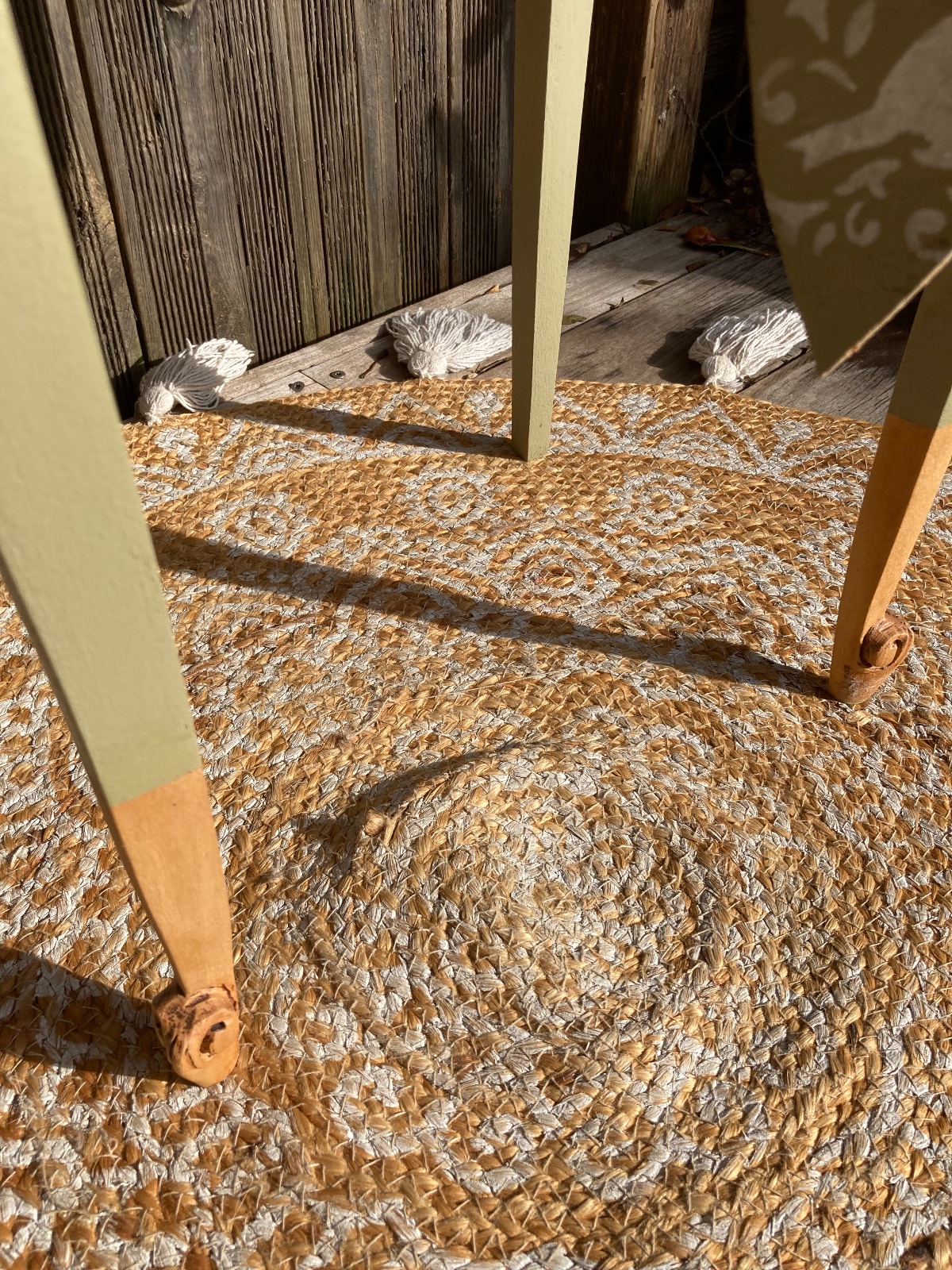 Chevet bohème ou Gueridon kaki/ fleurs  meuble vintage relooke en bois massif