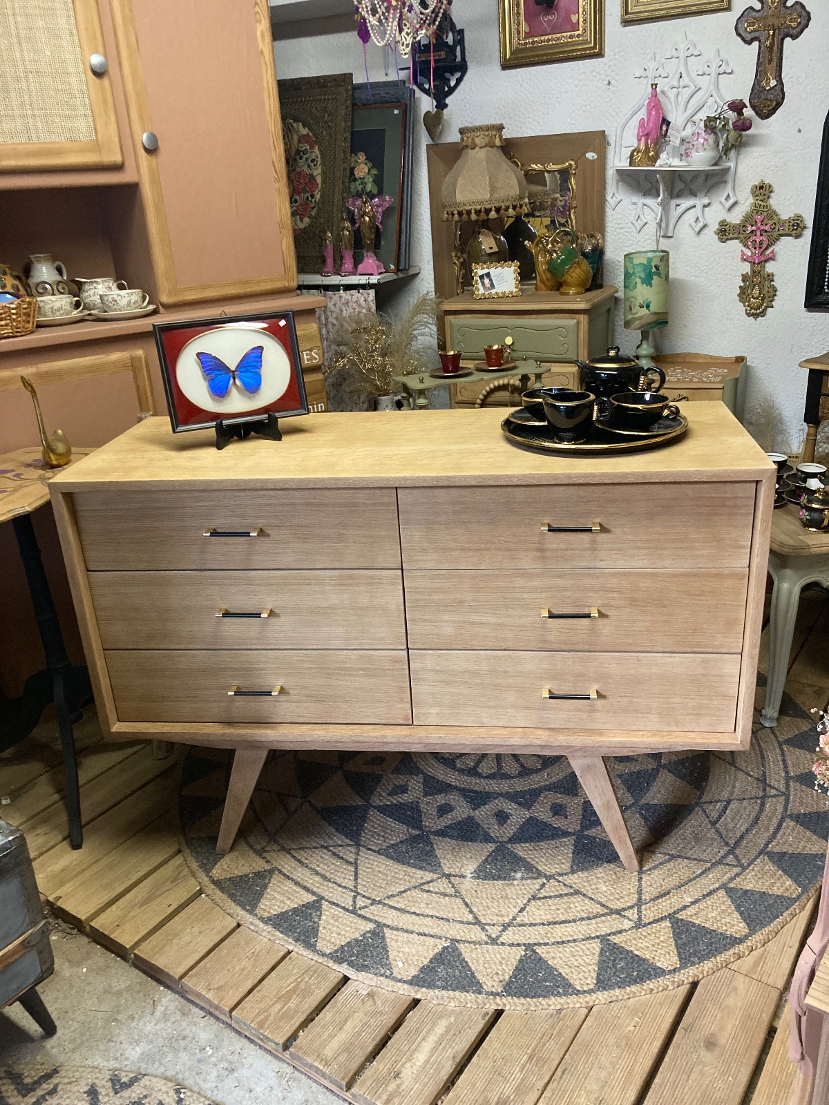 Petite enfilade / commode ligne scandinave pieds compas  meuble vintage relooke en bois massif