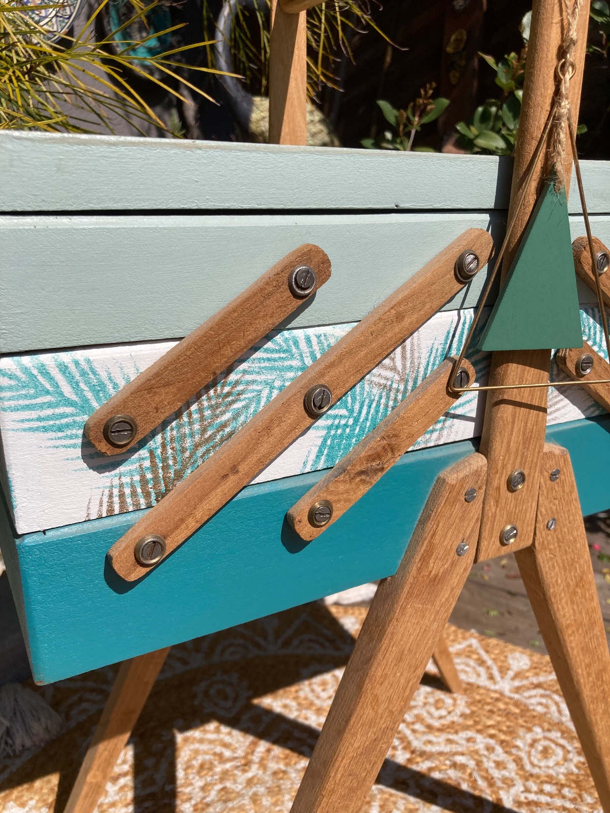 Travailleuse style jungle Boheme / pieds compas  meuble vintage relooke en bois massif