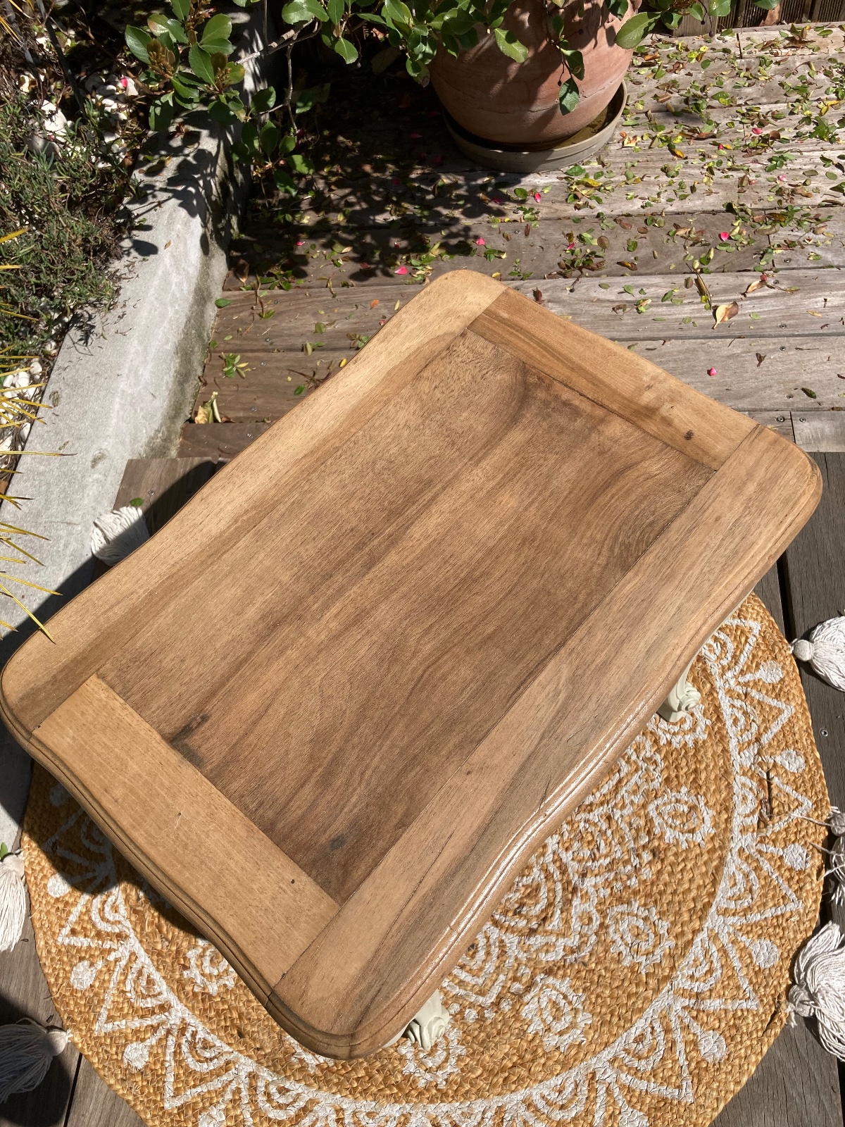 Gueridon ou Table appoint provençale relookee SHABBY CHIC  meuble vintage relooke en bois massif