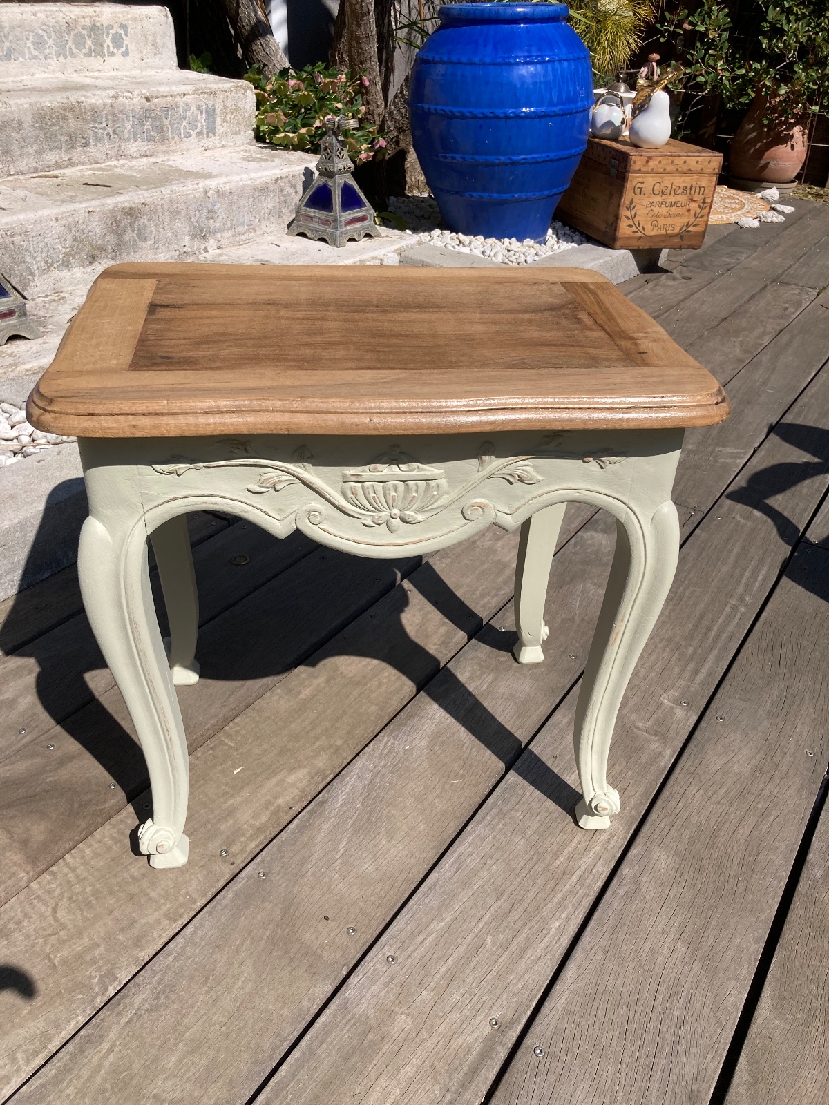 Gueridon ou Table appoint provençale relookee SHABBY CHIC  meuble vintage relooke en bois massif