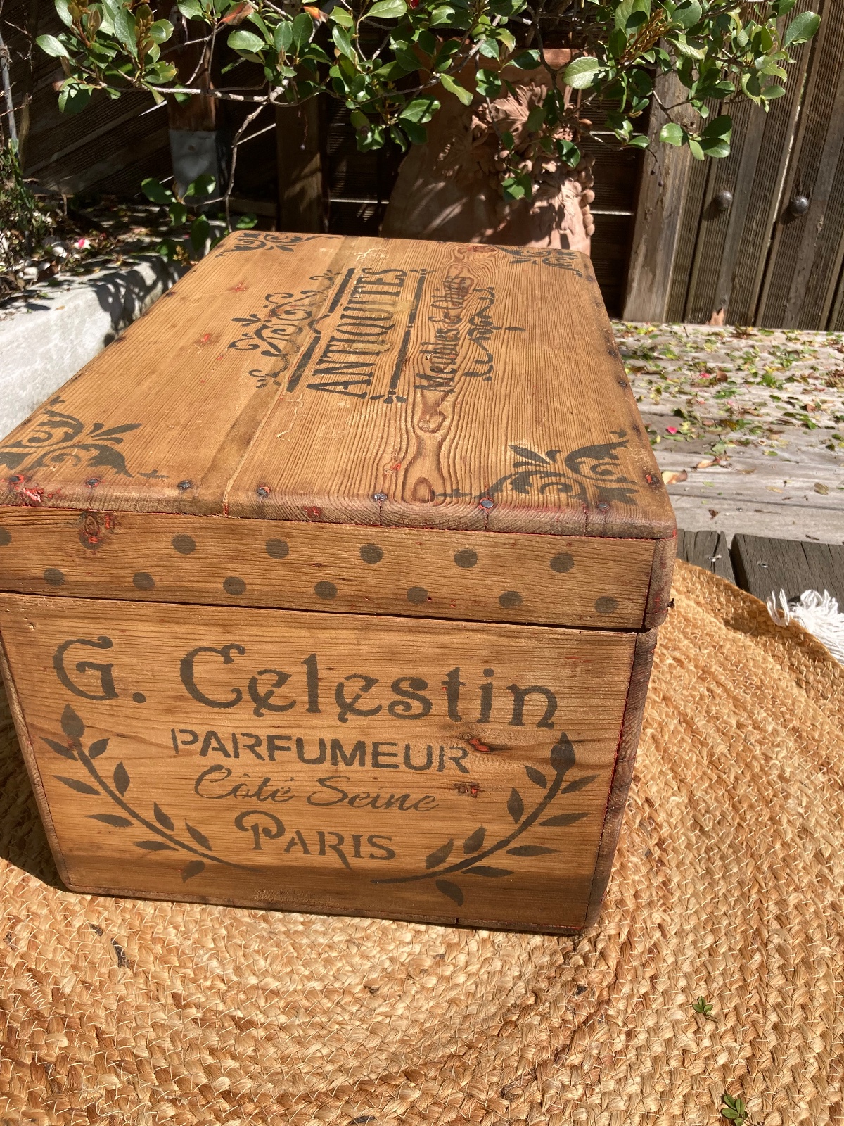 Joli coffre sapin relooke rétro/idée urne mariage  meuble vintage relooke en bois massif