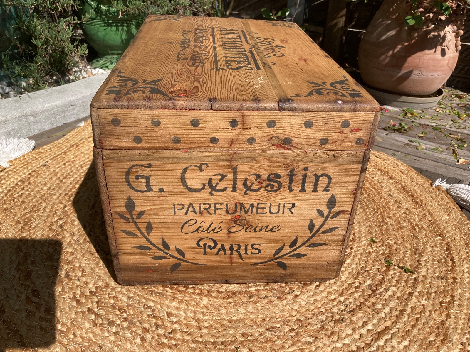 Joli coffre sapin relooke rétro/idée urne mariage  meuble vintage relooke en bois massif