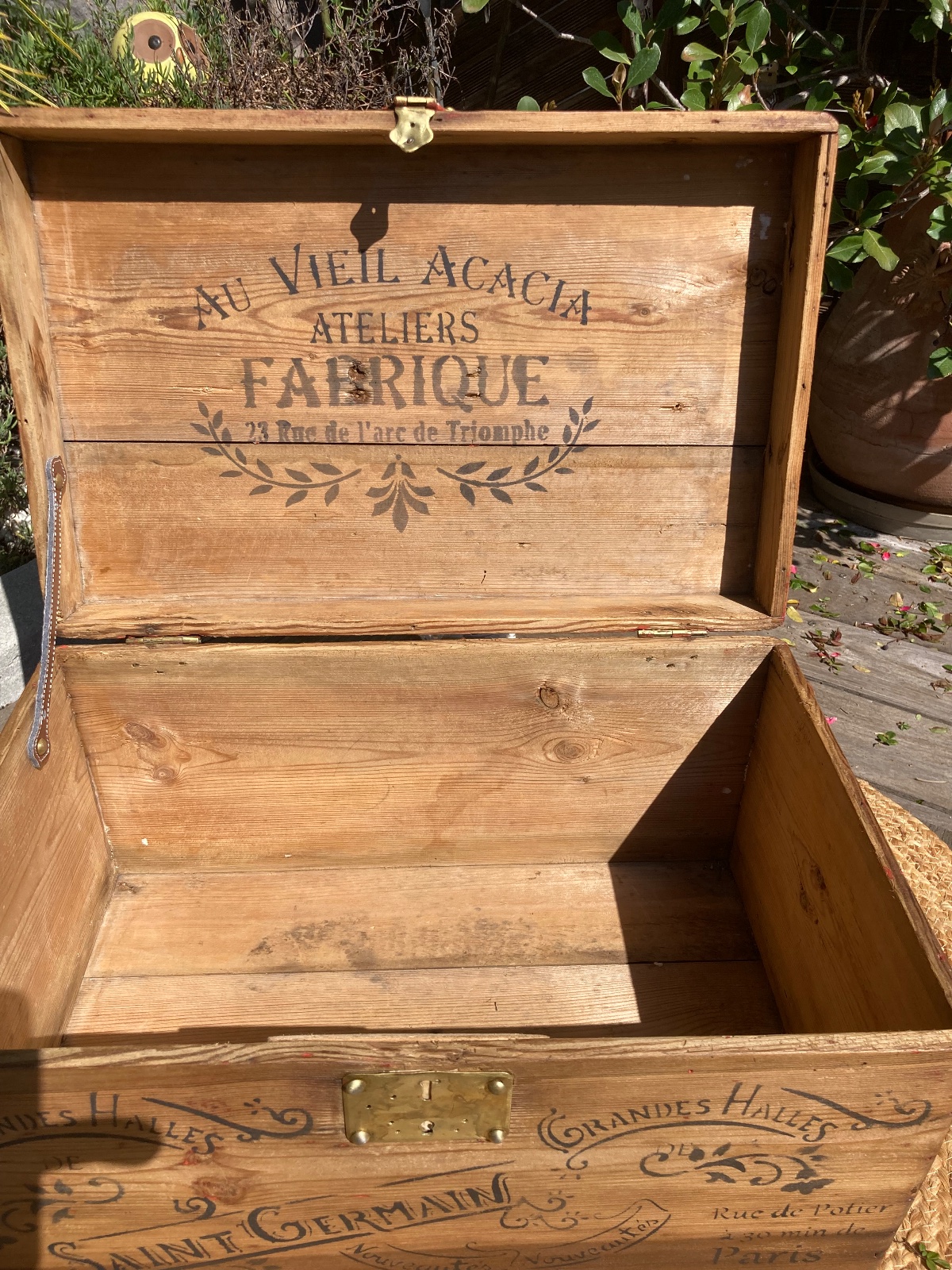 Joli coffre sapin relooke rétro/idée urne mariage  meuble vintage relooke en bois massif