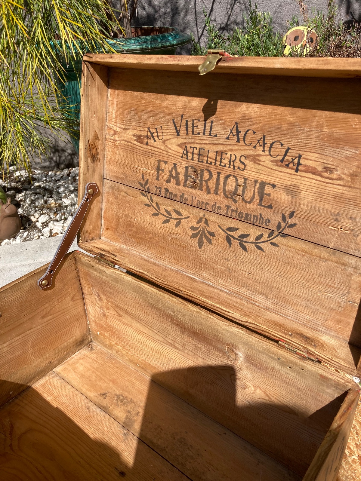 Joli coffre sapin relooke rétro/idée urne mariage  meuble vintage relooke en bois massif