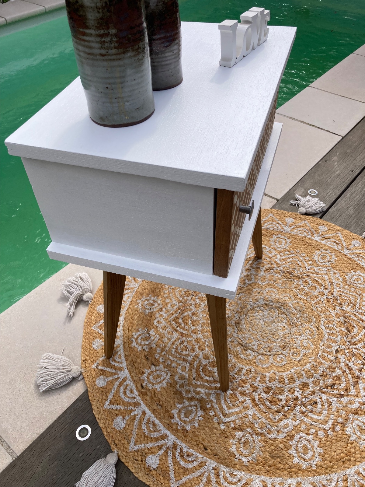Joli chevet vintage ligne scandinave  meuble vintage relooke en bois massif