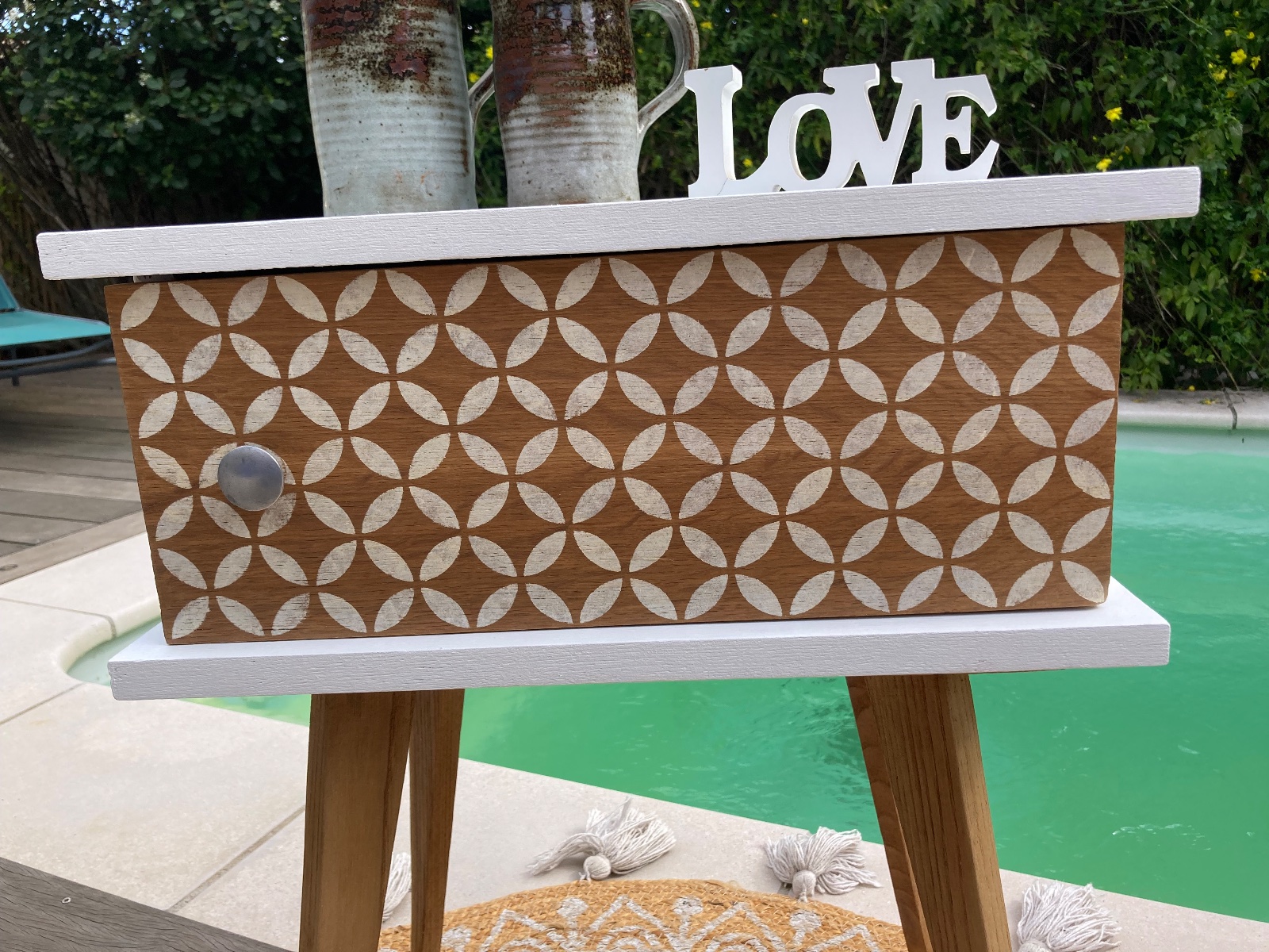 Joli chevet vintage ligne scandinave  meuble vintage relooke en bois massif