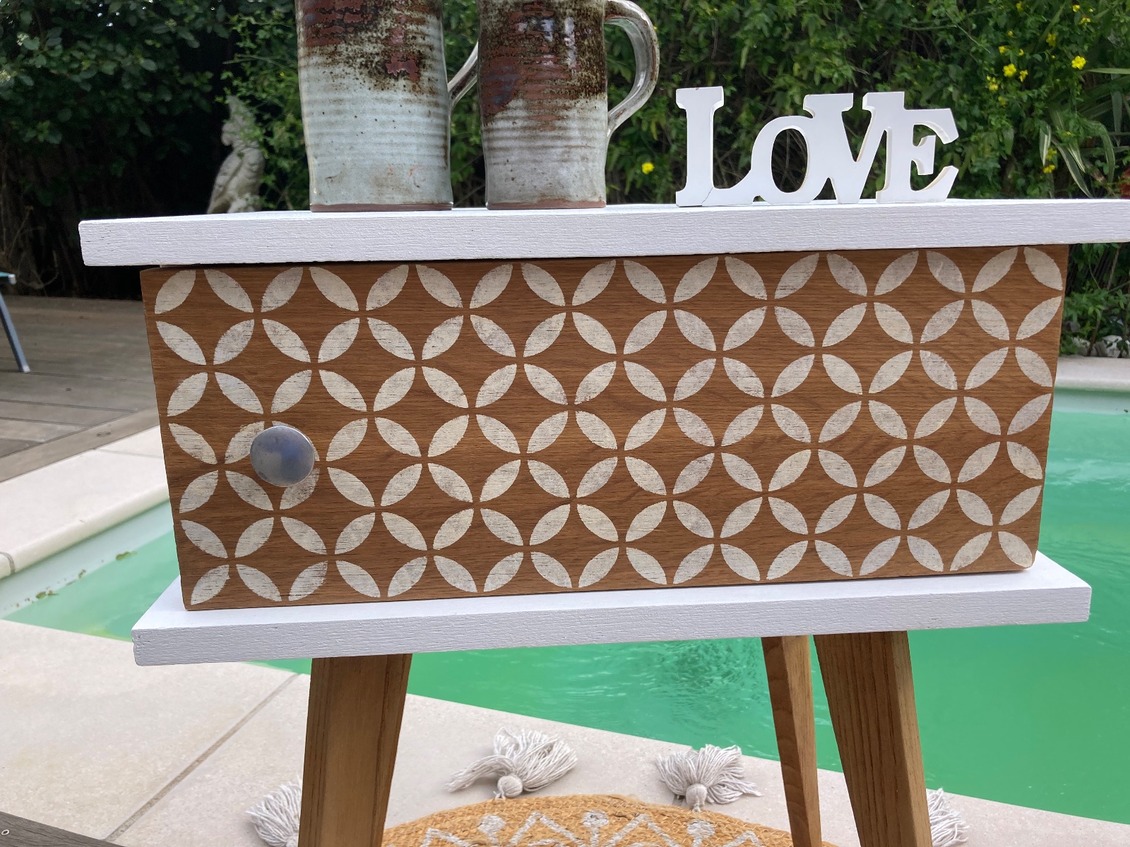 Joli chevet vintage ligne scandinave  meuble vintage relooke en bois massif