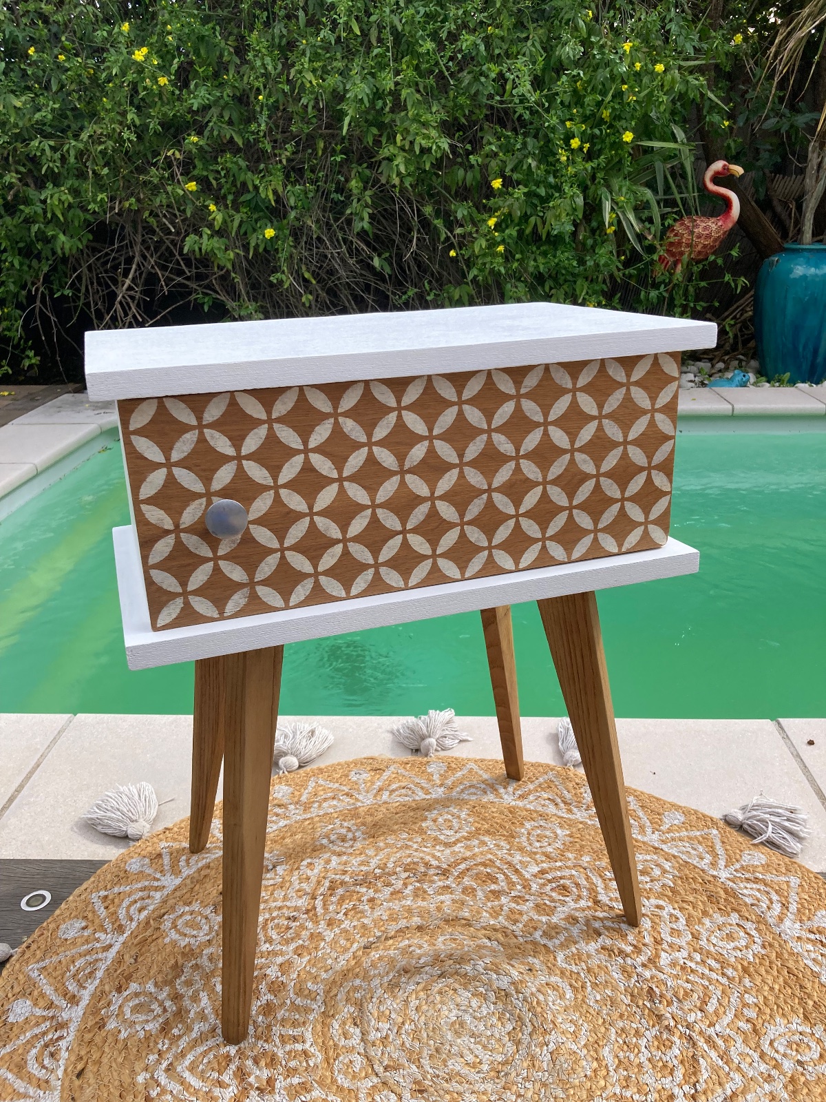 Joli chevet vintage ligne scandinave  meuble vintage relooke en bois massif