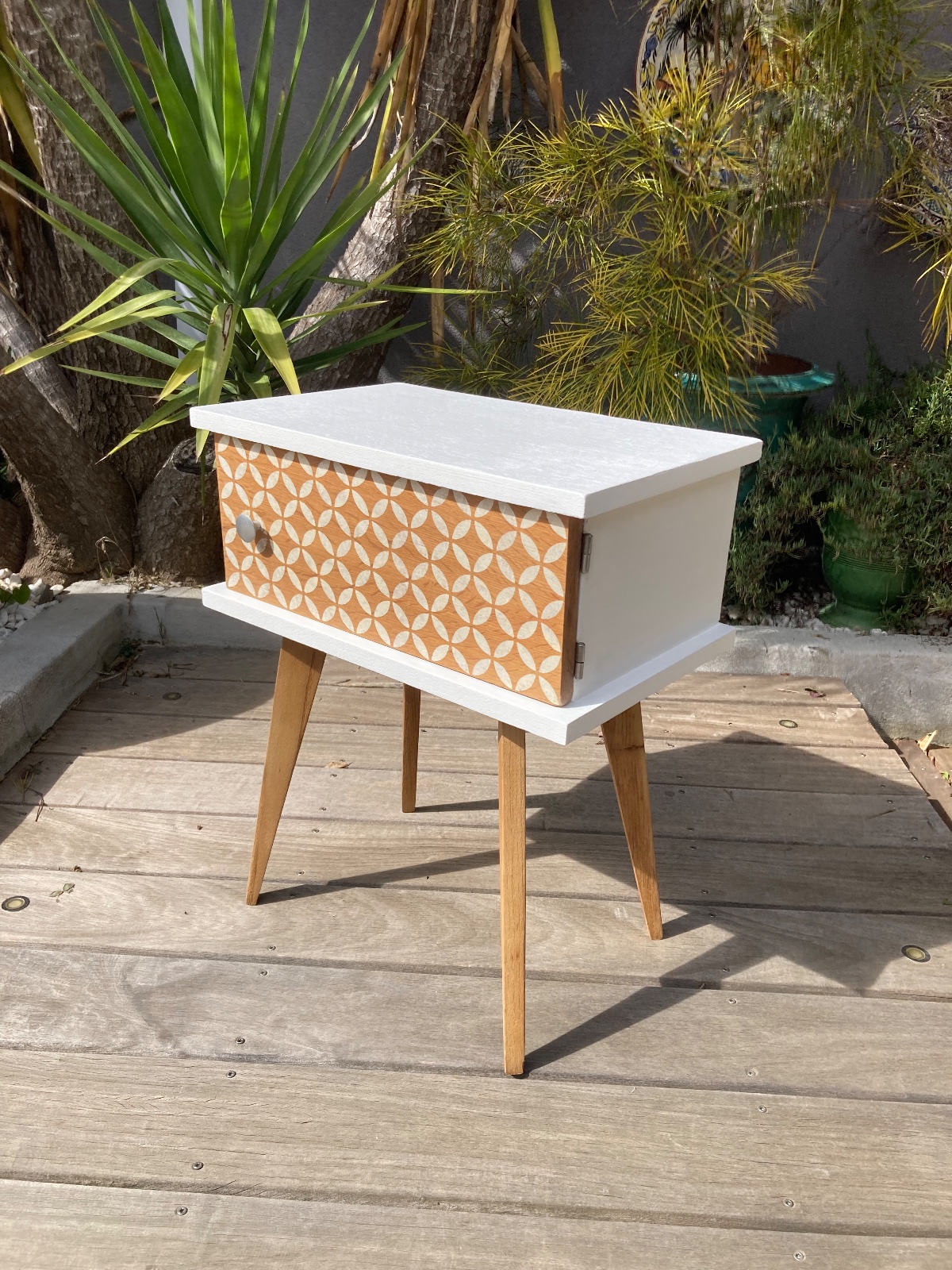 Joli chevet vintage ligne scandinave  meuble vintage relooke en bois massif