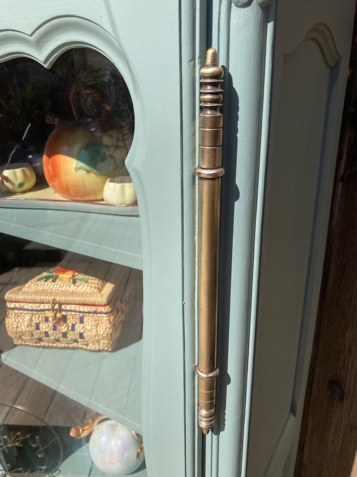 Petite armoire vitrine noyer relookee Boheme  meuble vintage relooke en bois massif