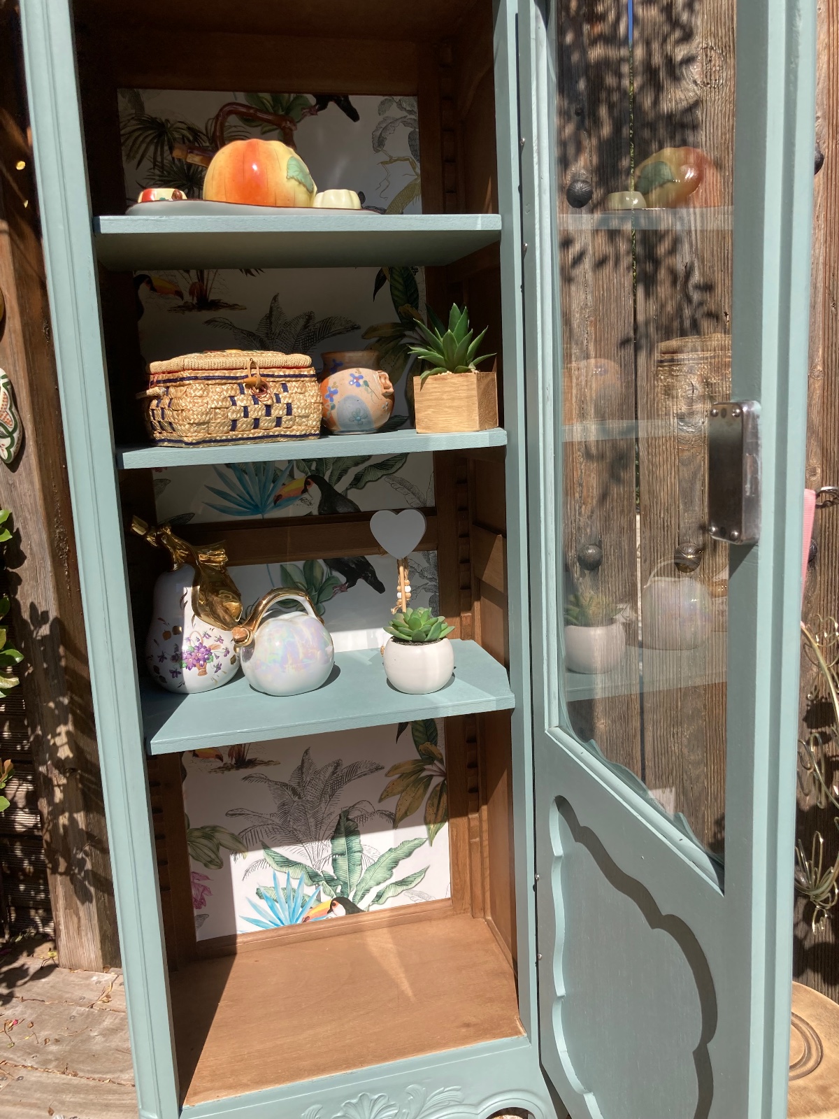 Petite armoire vitrine noyer relookee Boheme  meuble vintage relooke en bois massif
