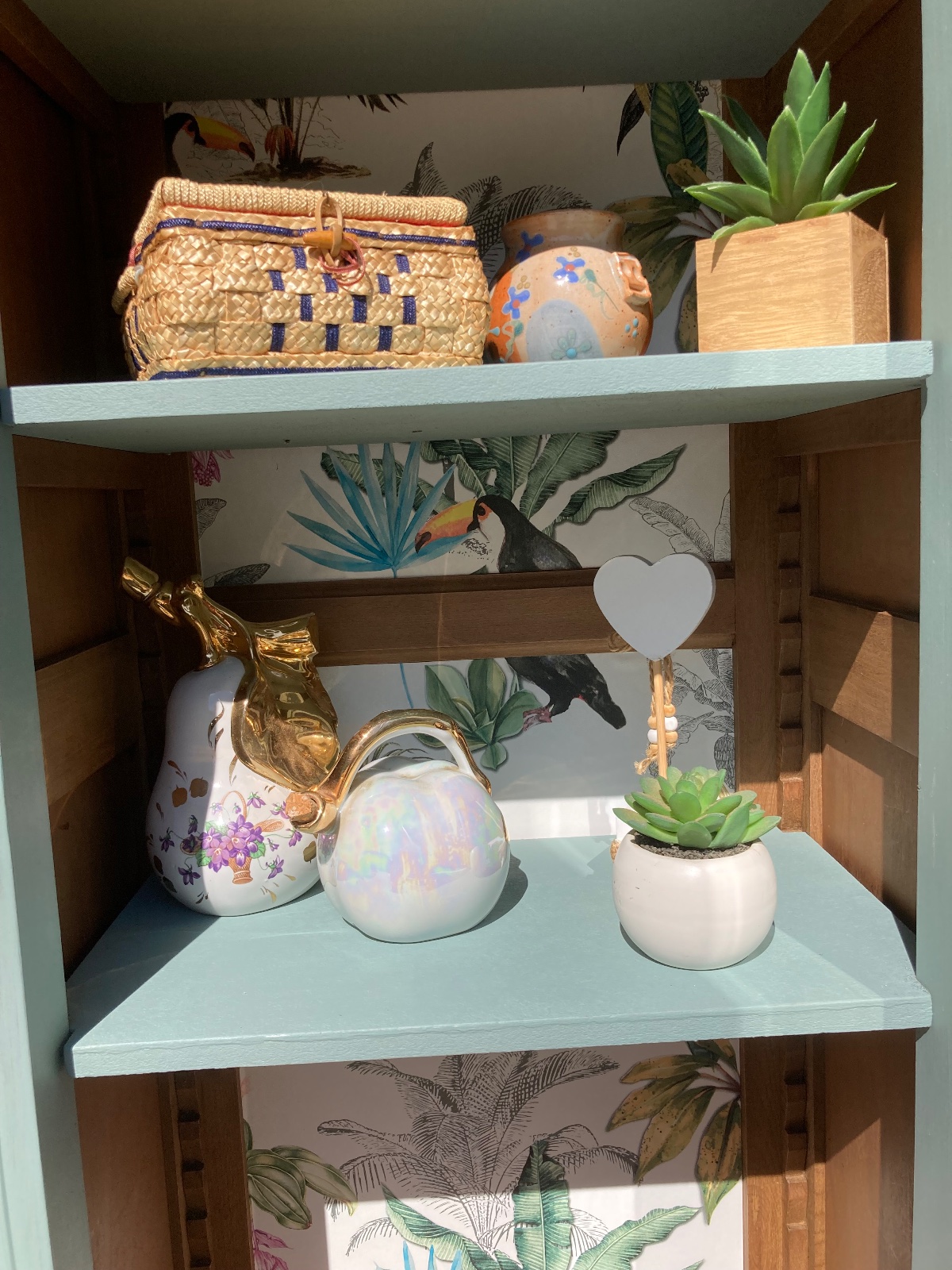Petite armoire vitrine noyer relookee Boheme  meuble vintage relooke en bois massif