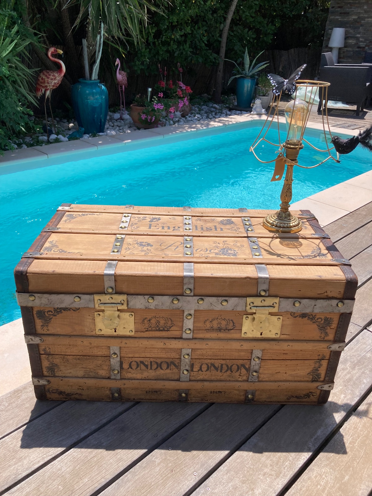 Malle ancienne laiton relookee ENGLISH ROSE  meuble vintage relooke en bois massif