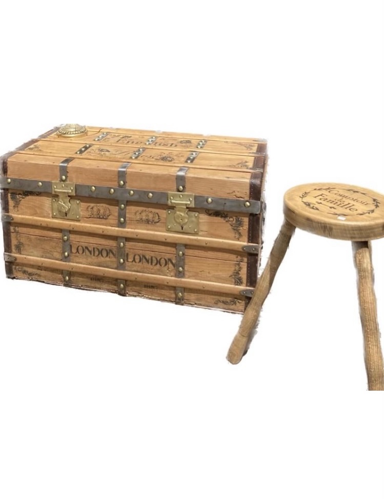 Malle ancienne laiton relookee ENGLISH ROSE  meuble vintage relooke en bois massif