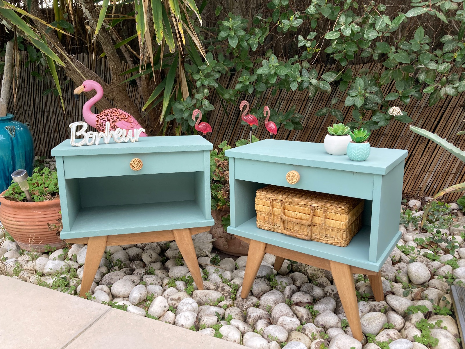 Duo de chevets vintage pieds compas vert/ boutons rotin  meuble vintage relooke style artisanal