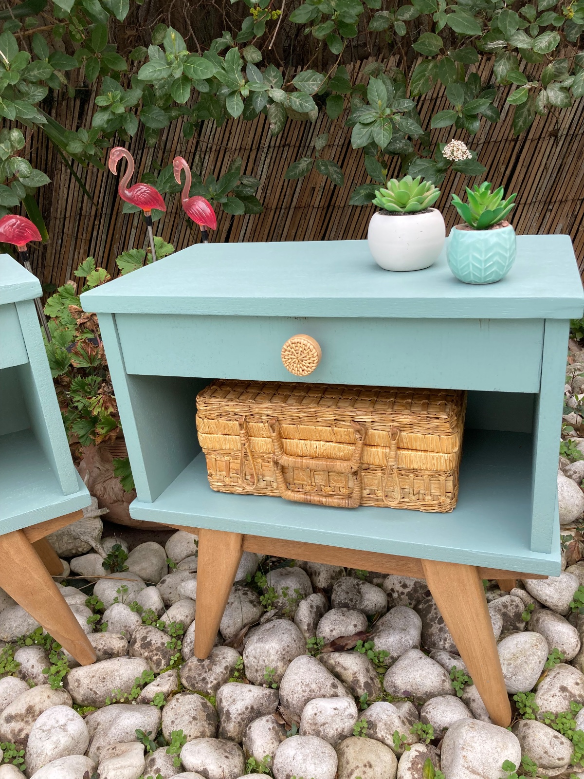 Duo de chevets vintage pieds compas vert/ boutons rotin  meuble vintage relooke en bois massif