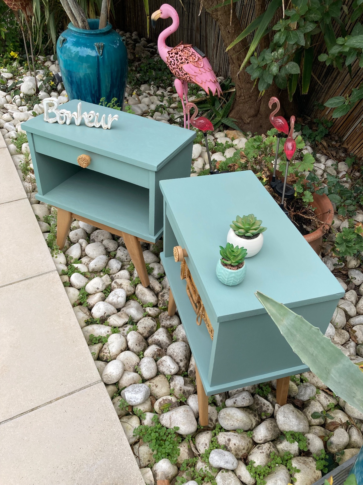 Duo de chevets vintage pieds compas vert/ boutons rotin  meuble vintage relooke en bois massif