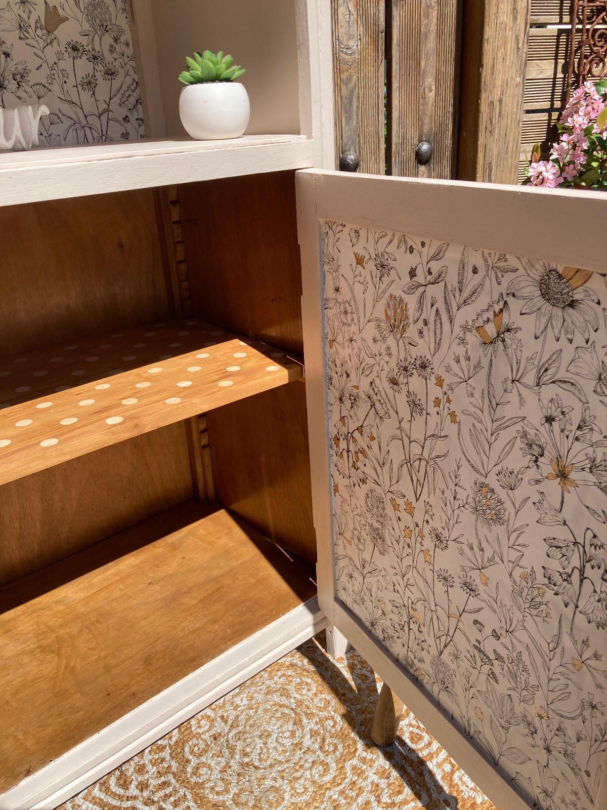 Buffet confiturier ART DÉCO beige/moulures ou petite armoire  meuble vintage relooke en bois massif