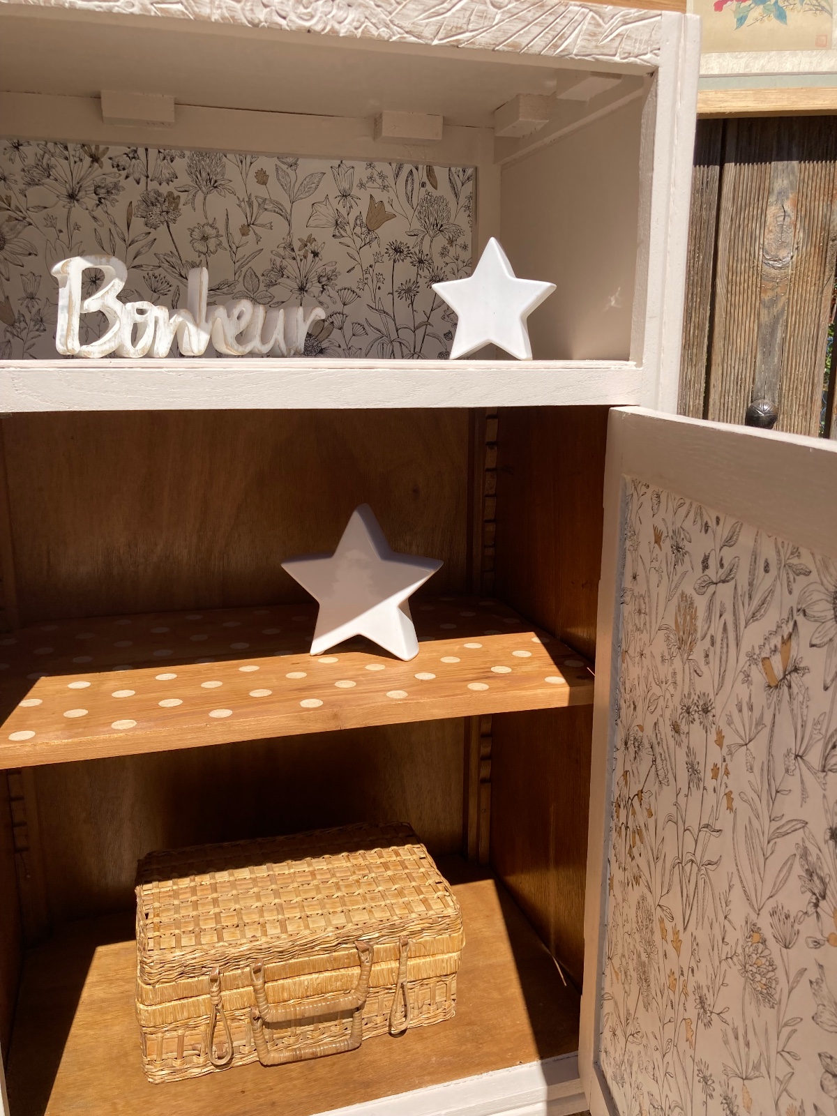 Buffet confiturier ART DÉCO beige/moulures ou petite armoire  meuble vintage relooke en bois massif