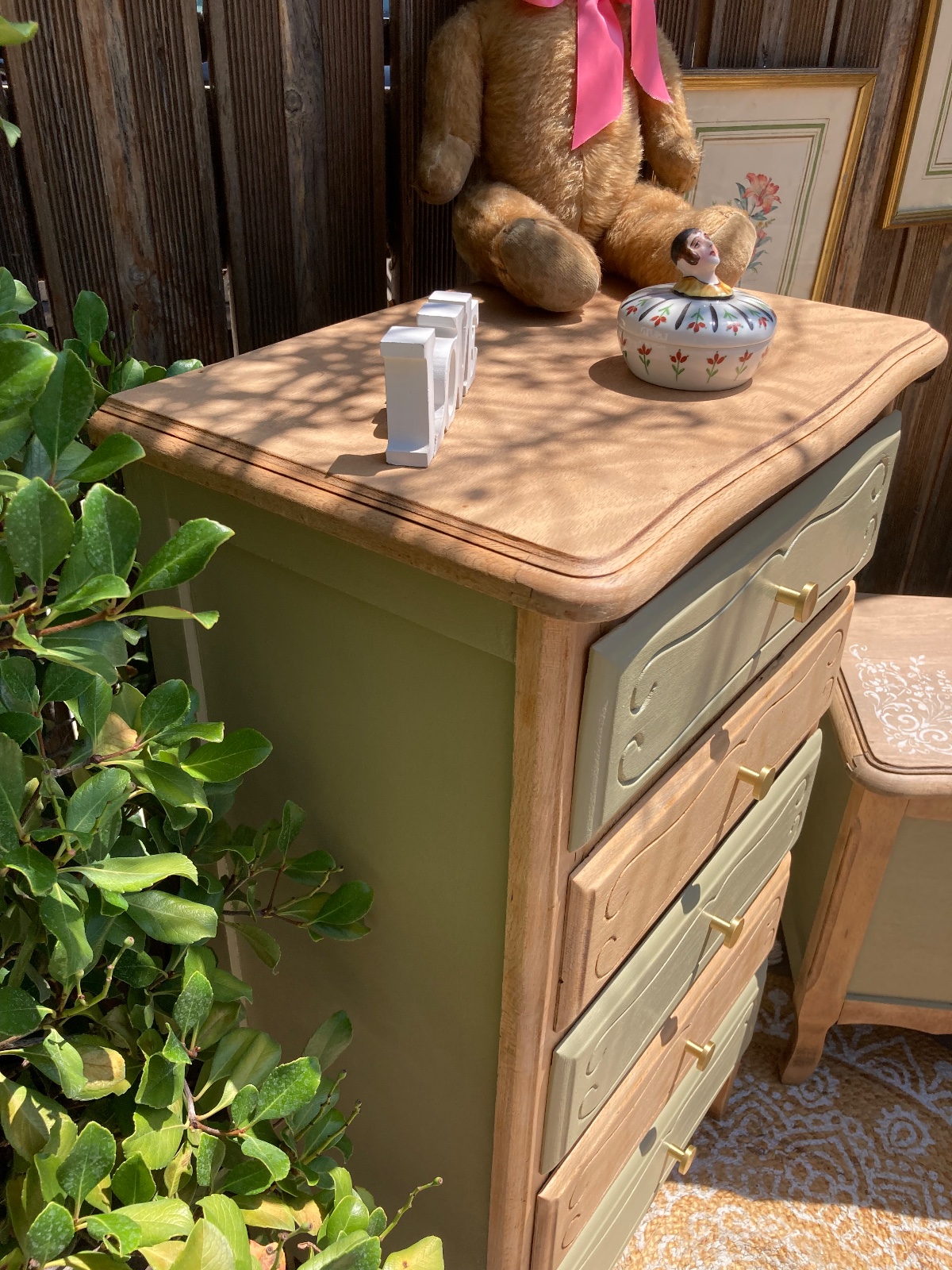 Chiffonnier Boheme kaki/bois  / boutons dorés ) meuble vintage relooke en bois massif